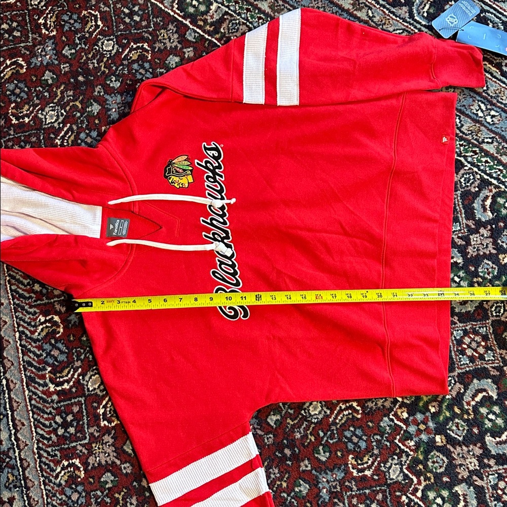 NWT Chicago Blackhawks Fanatics Women's Oversized Seize Pullover Hoodie - Red - Picture 4 of 10
